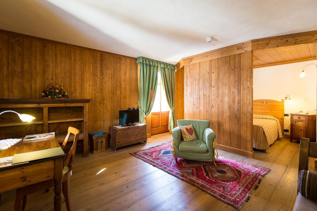 Hotel Lyshaus Gressoney-Saint-Jean Quarto foto